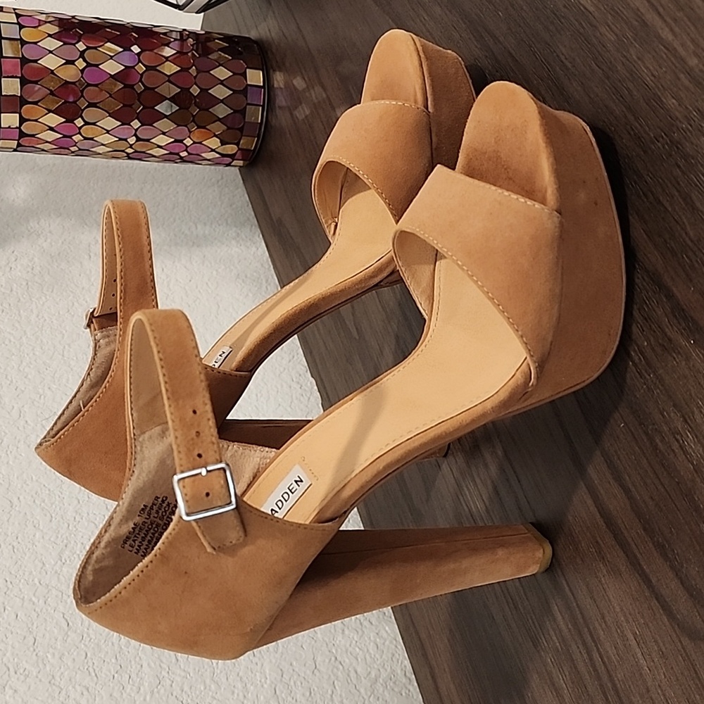 Steve Madden "Presae" platform suede heel - size 10 - Pre-owned